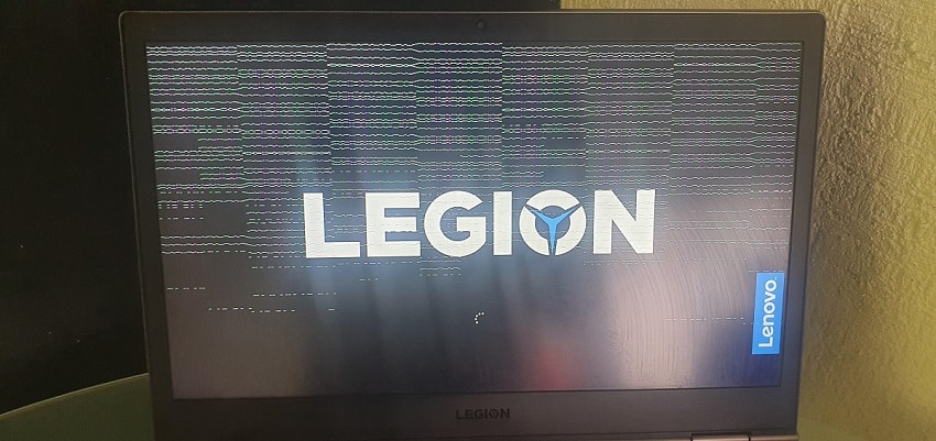 horizontal-lines-Lenovo